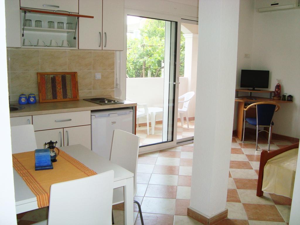 Apartments Rolovina Тиват Номер фото