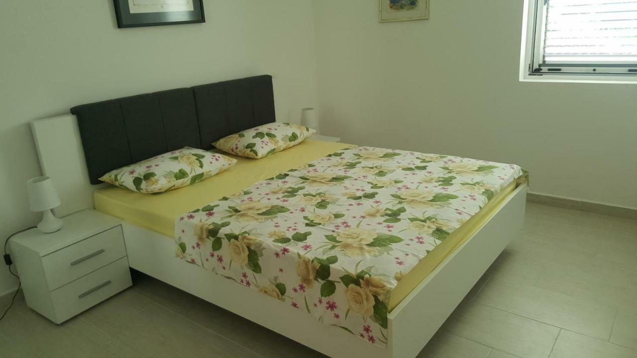 Apartments Rolovina Тиват Экстерьер фото